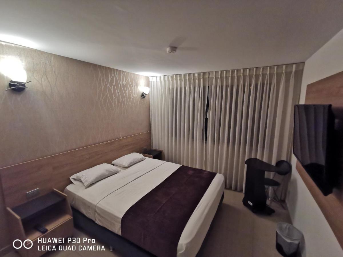 Hotel Lindsay Manizales Exteriör bild